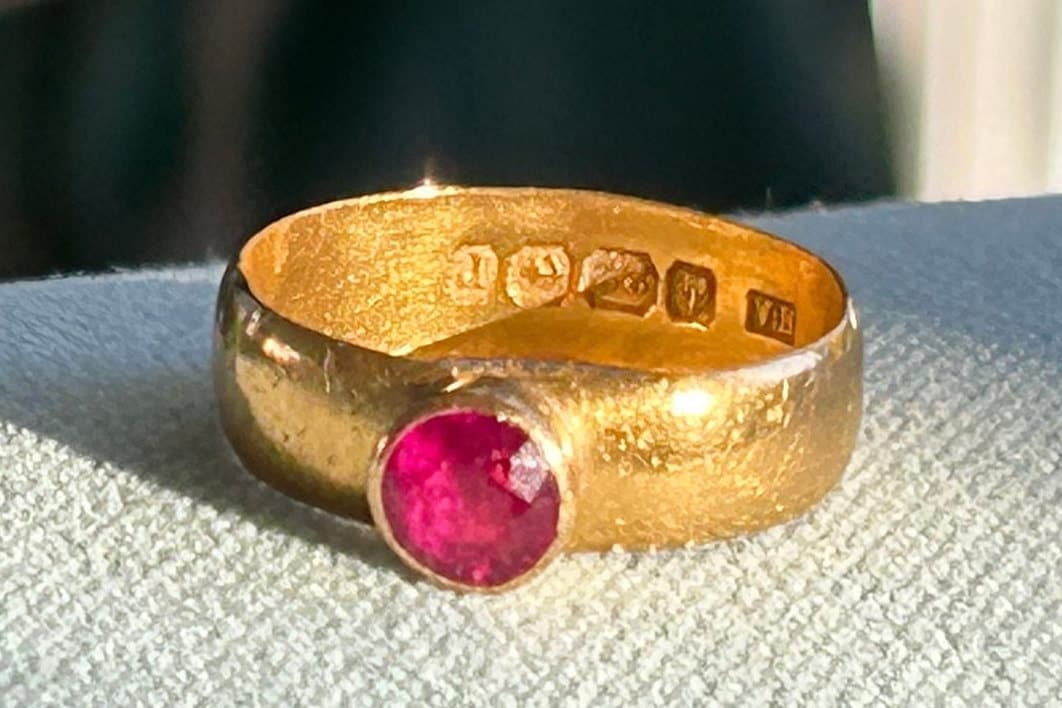 Edwardian 22k Round Ruby Ring Atkins Bros.HarryAtkins 1916 Birmingham. Size 7.25