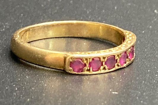 Antique Ruby Stackable Band 9kt Gold