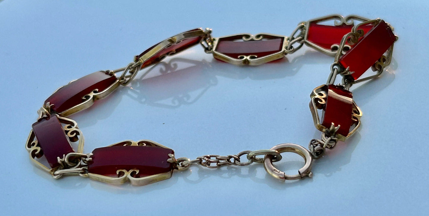 Vintage Red Carnelian Bracelet set in 9k Gold