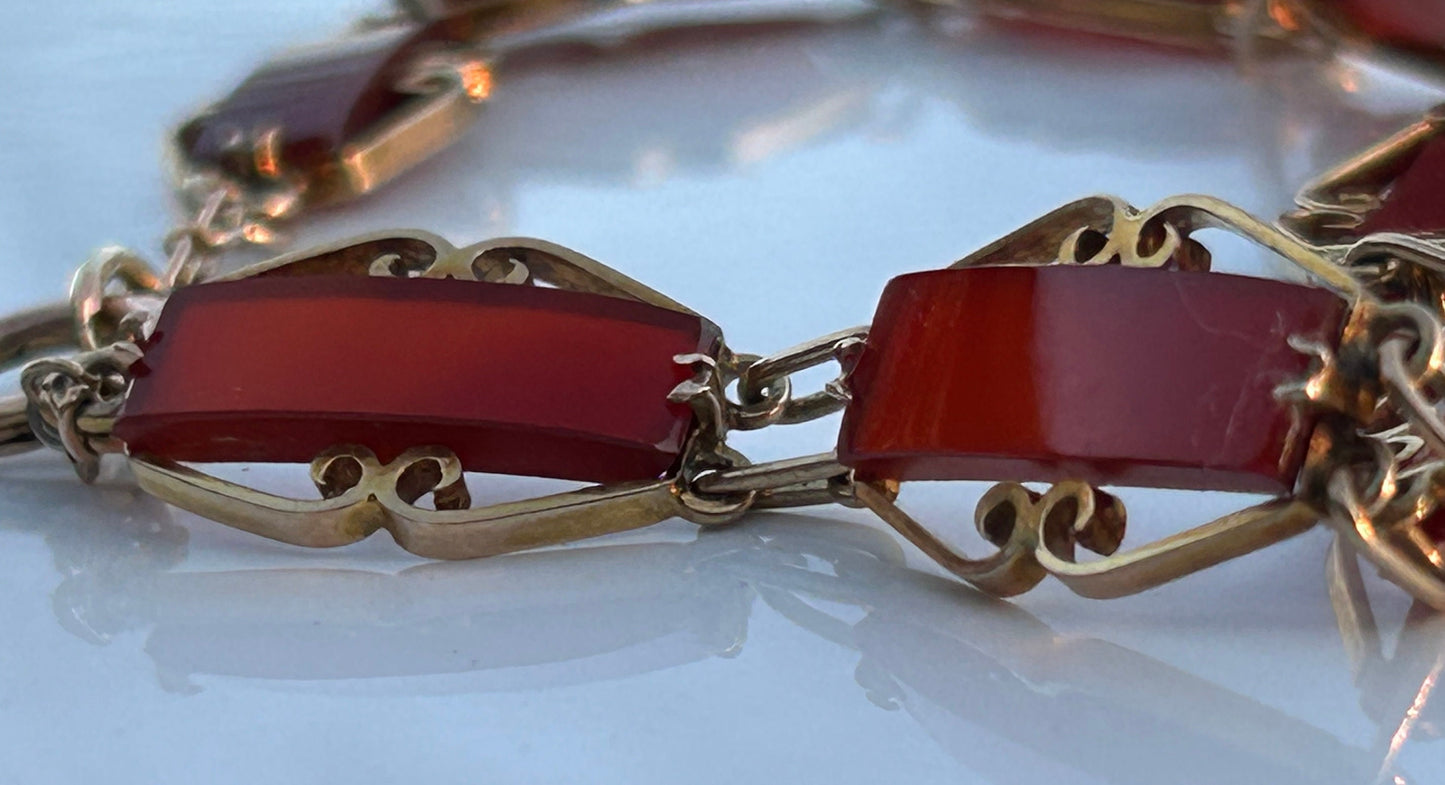 Vintage Red Carnelian Bracelet set in 9k Gold