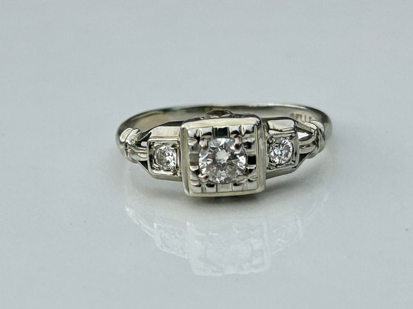 Vintage .40 ctw Diamond 18k White Gold Engagement Ring Size 4.75