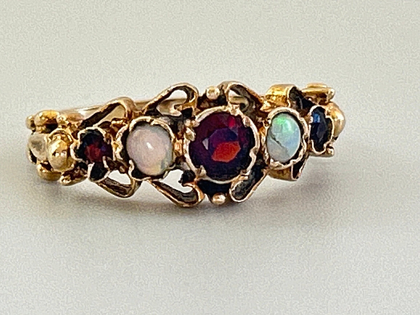 Antique Victorian Garnet and Opal 18k Yellow Gold Ring