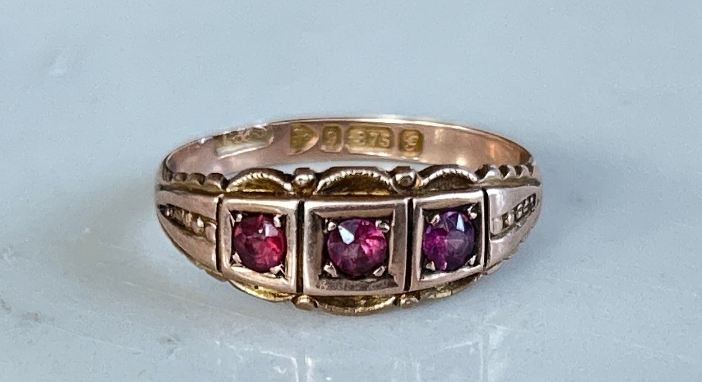 Edwardian Purple Garnet Three Stone 9ct Yellow Gold Ring Fully Hallmarked.