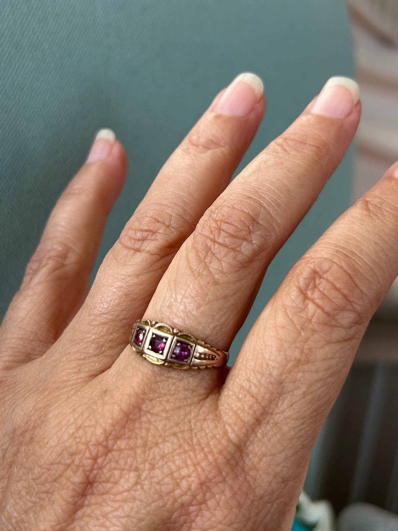 Edwardian Purple Garnet Three Stone 9ct Yellow Gold Ring Fully Hallmarked.