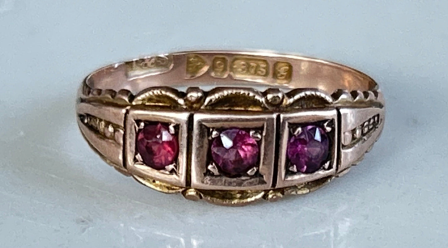 Edwardian Purple Garnet Three Stone 9ct Yellow Gold Ring Fully Hallmarked.