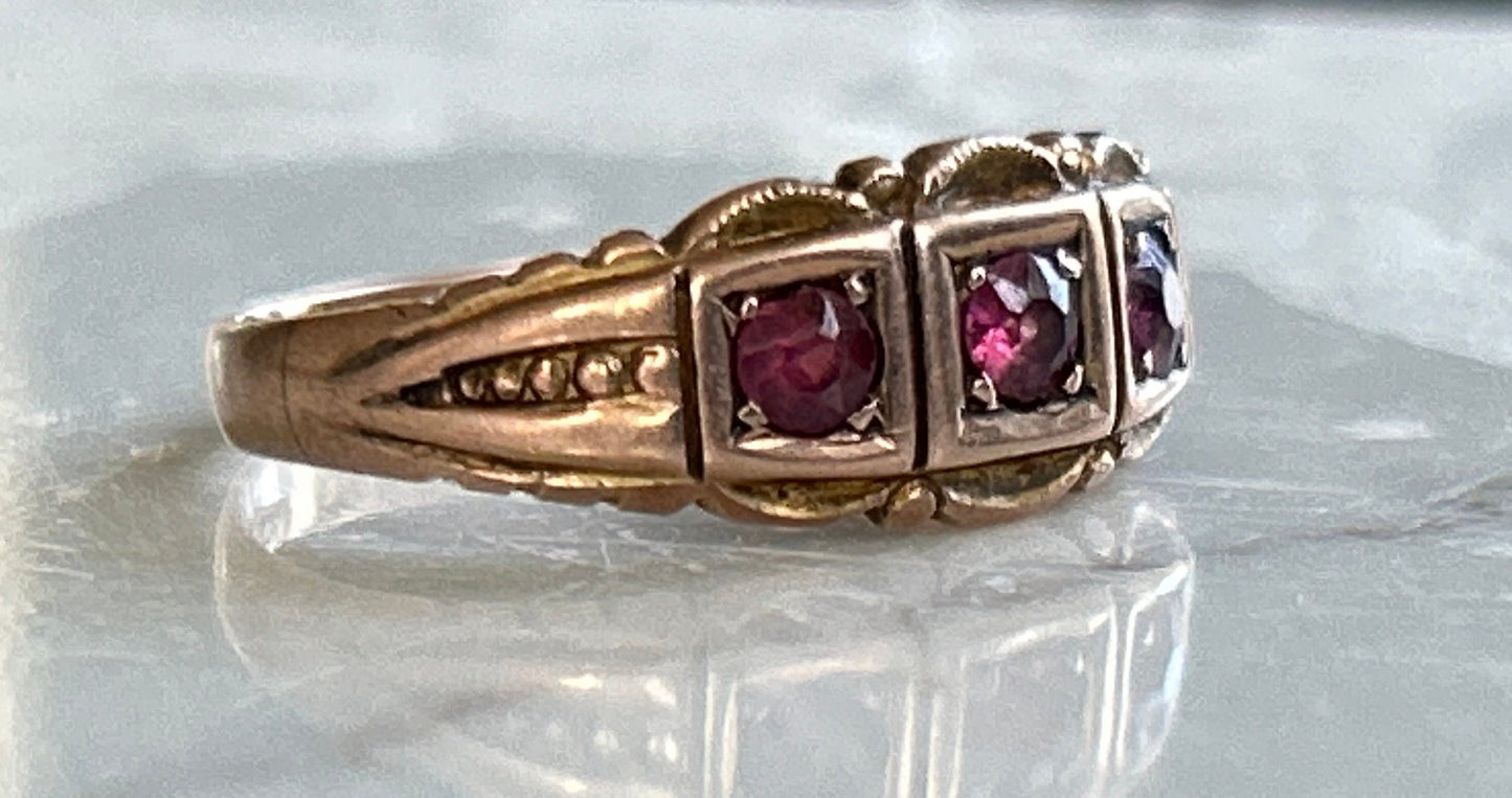 Edwardian Purple Garnet Three Stone 9ct Yellow Gold Ring Fully Hallmarked.